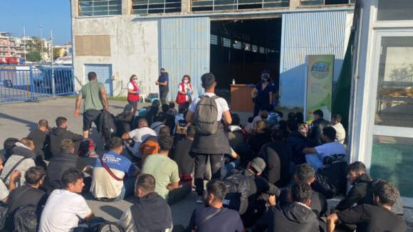 33 μετανάστες περιπλανώνταν στο Πάνω Μεραμβέλο