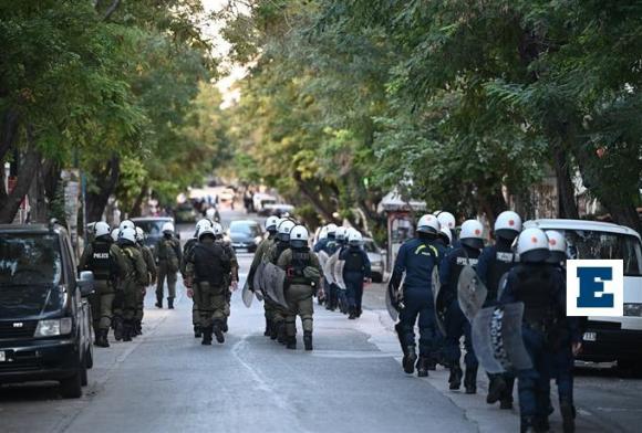 Πολυτεχνείο  Έξι προσαγωγές στο κέντρο της Αθήνας - Αυξημένη αστυνομική παρουσία παντού