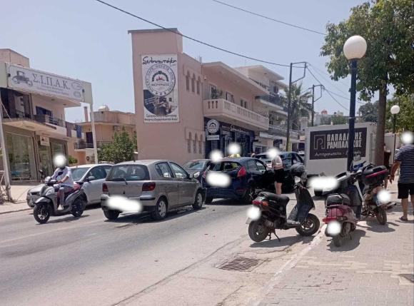 ΦΩΤΟ | Καραμπόλα τριών οχημάτων στην ΠΕΟ Χανίων – Κισσάμου