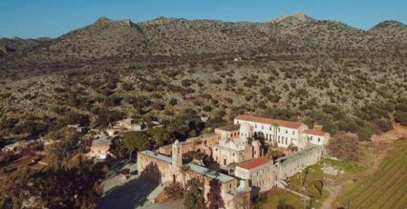 “Απρέπεια στην Αγ. Τριάδα”… Επιστολή – διαμαρτυρία από τον Πολιτιστικό Σύλλογο Πλακούρων Ακρωτηρίου