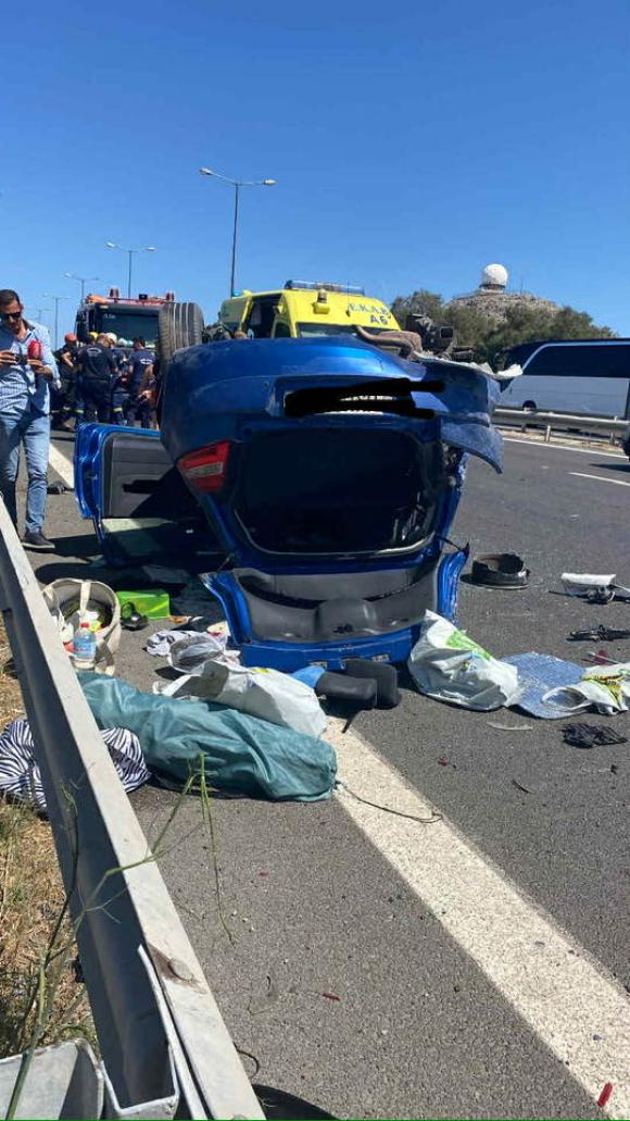 ΦΩΤΟ | Σφοδρή σύγκρουση αυτοκινήτων στον ΒΟΑΚ στο Ηράκλειο