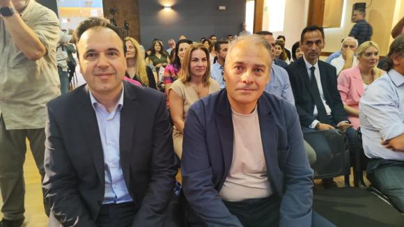 ΦΩΤΟ | Παπαστεργίου και Μπλέτσας στα Χανιά, σε ημερίδα για την Τεχνητή Νοημοσύνη στην Τοπική Αυτοδιοίκηση