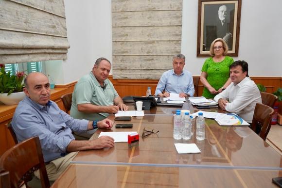 Υπογράφηκε τριετής σύμβαση μεταφοράς με λεωφορείο μαθητών της Π.Ε. Ηρακλείου