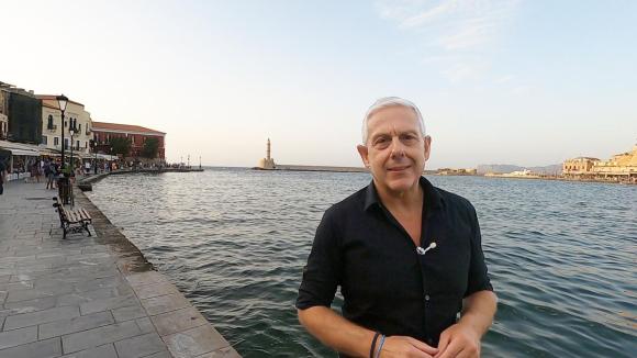 ΒΙΝΤΕΟ | “Ντου από παντού”… Ανάρτηση με νόημα του γνωστού δημοσιογράφου και παρουσιαστή Τάσου Δούση, με “άφιξη” σε παραλία με λουόμενους