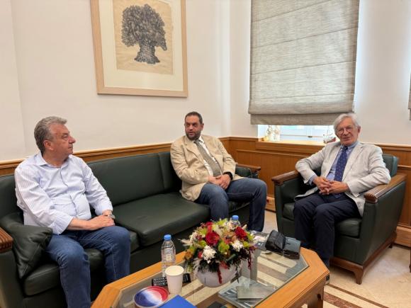 Συνάντηση Αρναουτάκη με την διοίκηση του ΠΑΓΝΗ για θέματα του νοσοκομείου