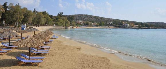 Με ανώτατη τιμή στα 8 ευρώ τα ομπρελοκαθίσματα στο Μαράθι!