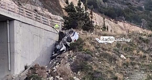 Νεκρός 19χρονος. Το αυτοκίνητο του έπεσε από τη γέφυρα Φρουζή