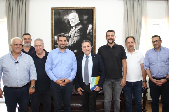 Στον Δήμαρχο Χανίων ο πρόεδρος του Εθνικού Κέντρου Άμεσης Βοήθειας