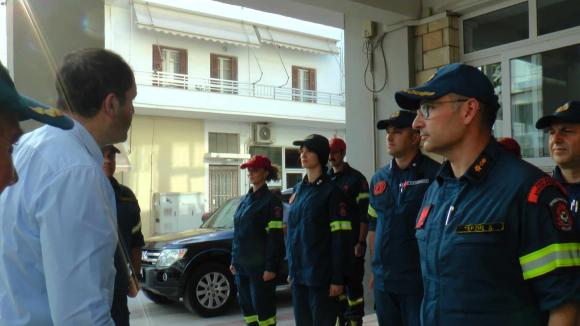 ΦΩΤΟ | Την ώρα της επίσκεψης Κεφαλογιάννη στα Χανιά, πυροσβέστες επιχειρούσαν στο φαράγγι της Ιμπρου