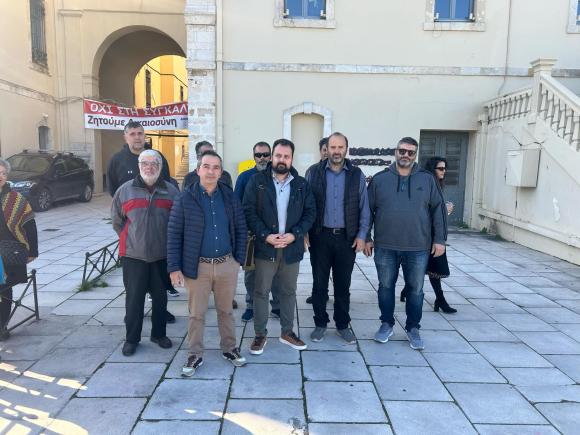 Πανηγυρικά αθώος ο Δημήτρης Ανθούσης για την… αφισοκόλληση!