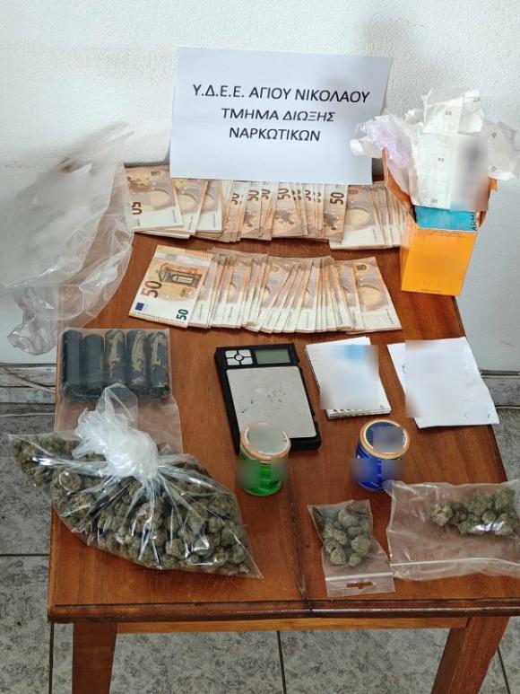 Τον συνέλαβαν με ποσότητα χασίς και κροτίδες