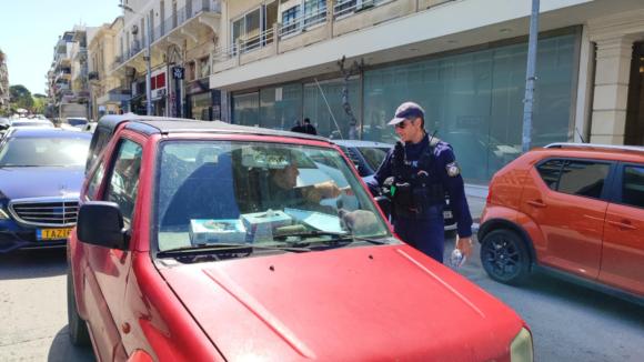ΦΩΤΟ | Μοίρασε αλκοολόμετρα η Τροχαία Χανίων. Συστάσεις για ασφαλή οδήγηση