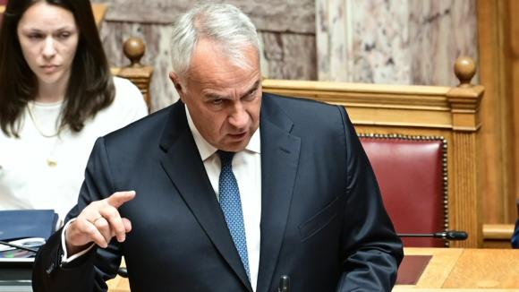 “Αυξήθηκαν κατά 174% οι μεταναστευτικές ροές στην Κρήτη… Θα καταργήσουμε την 7ετία για την άδεια παραμονής”