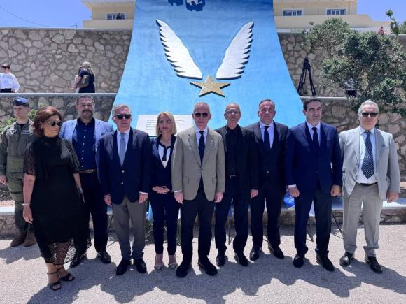 ΦΩΤΟ | Τιμήθηκε στην Κάρπαθο η μνήμη του Κώστα Ηλιάκη