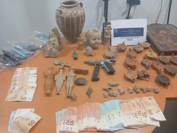 Τι ανακοίνωσε η ΕΛ.ΑΣ. για την υπόθεση αρχαιοκαπηλίας στην Κρήτη