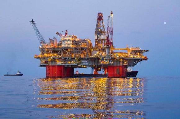 Τι θα πληρώσουν Chevron και HelleniQ Energy για έρευνες και φόρους για τα “οικόπεδα” στην Κρήτη