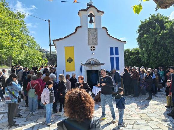 ΦΩΤΟ | Πλήθος κόσμου και φέτος στη χάρη του Αϊ Γιώργη στην Ασή Γωνιά