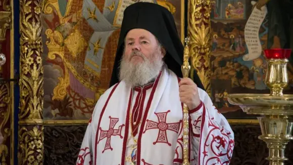 Με πομπή από τη Σούδα στη Μητρόπολη… Σε λαϊκό προσκύνημα το σκήνωμα του μακαριστού Δαμασκηνού