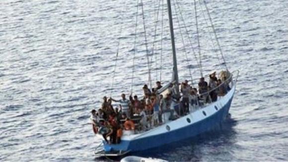 Οικογένειες στην “καραβιά” που βγήκε στα Σφακιά. Τι προβληματίζει τις Λιμενικές Αρχές
