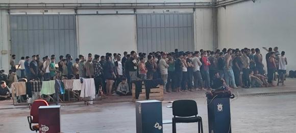 ΦΩΤΟ | Ξεφεύγουν οι αριθμοί! Άλλοι 266 παράνομοι μετανάστες στην Αγυιά, 856 πλέον στο σύνολο. Τι φοβούνται οι Αρχές