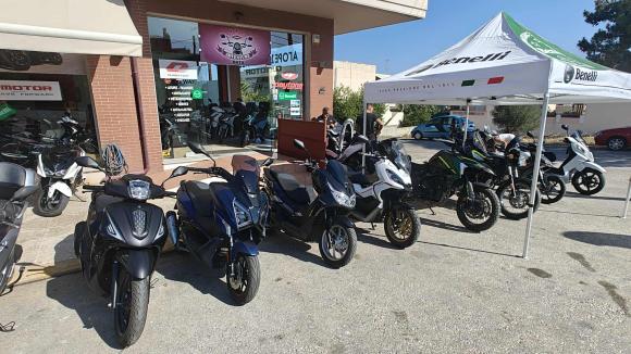 ΦΩΤΟ | Έξυπνη μετακίνηση εντός και εκτός πόλης! Τριήμερο… δοκιμών στο Adventure Moto