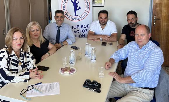Τι συζήτησε ο Εμπορικός Σύλλογος Χανίων με ξενοδόχους και αστυνομία