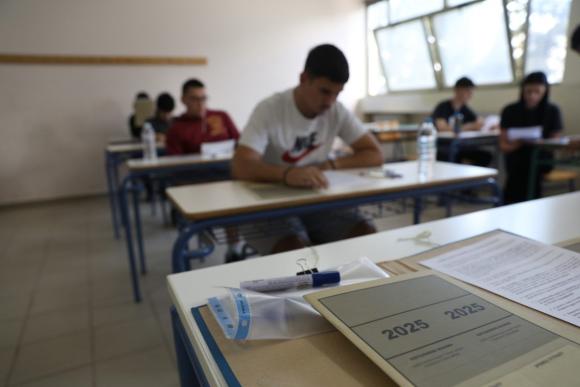 Τα θέματα και οι απαντήσεις στα Νέα Ελληνικά για τα ΕΠΑΛ