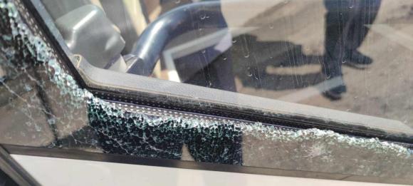 Ηράκλειο  Αγανάκτηση από τις επιθέσεις με πέτρες σε λεωφορεία (φωτογραφίες)